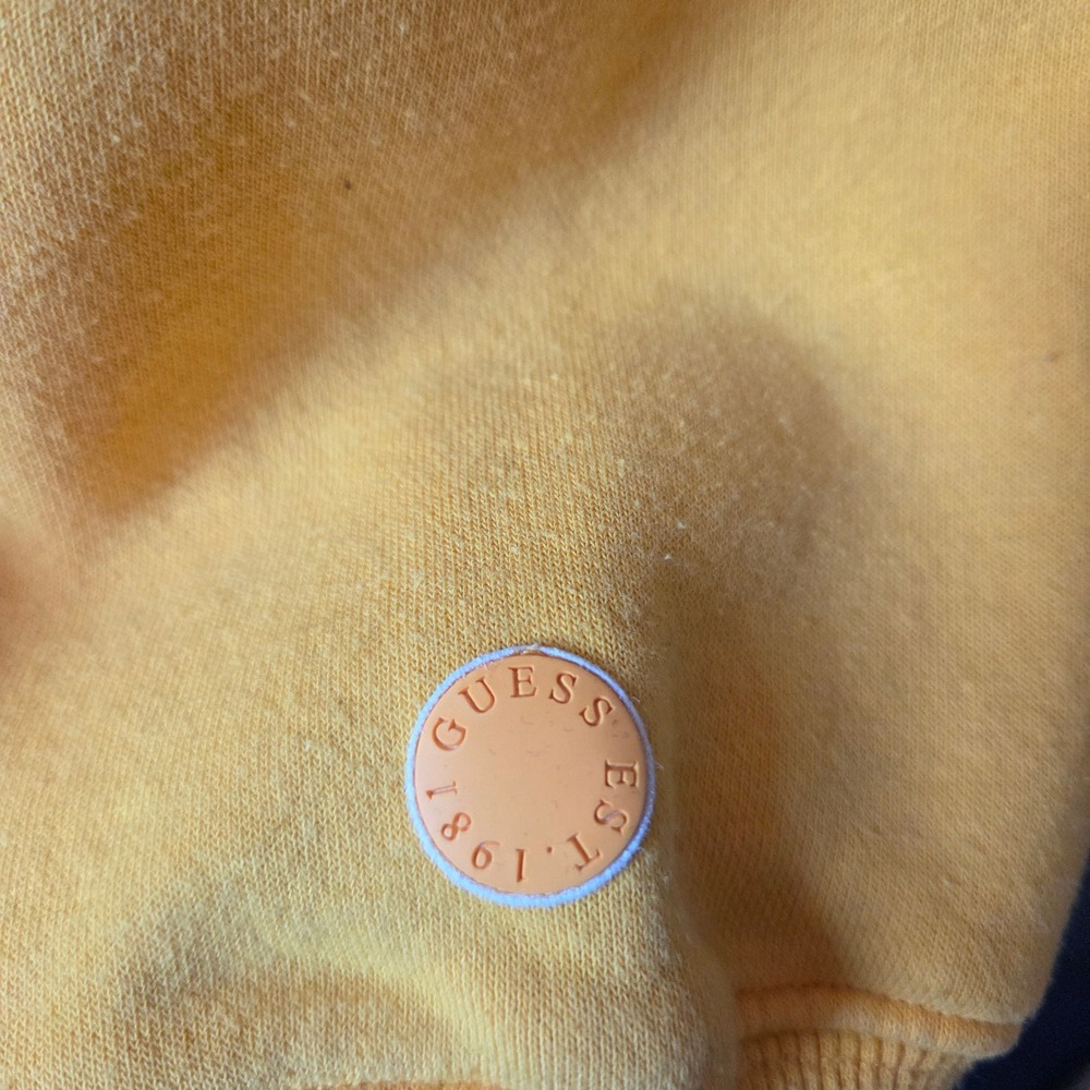 Guess Yellow Crewneck Sweatshirt World Headquarters Graphic Print Men's Size L - Picture 6 of 10